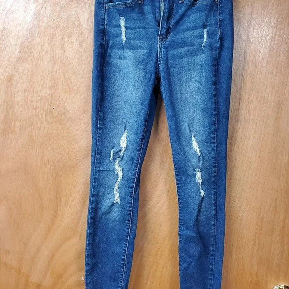 SO Denim - SO Ultimate High-Rise Jeggings Distressed Denim Size 3